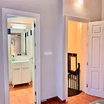 Modern Duplex Center 2d2b