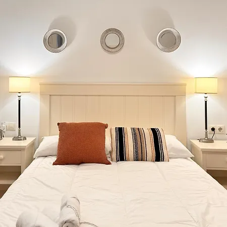Modern Duplex Center 2d2b *