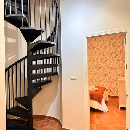Modern Duplex Center 2d2b *