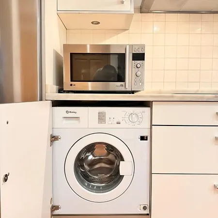 아파트 Modern Duplex Center 2d2b *
