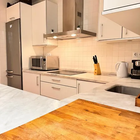 Modern Duplex Center 2d2b *