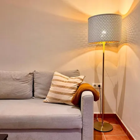 Modern Duplex Center 2d2b 아파트