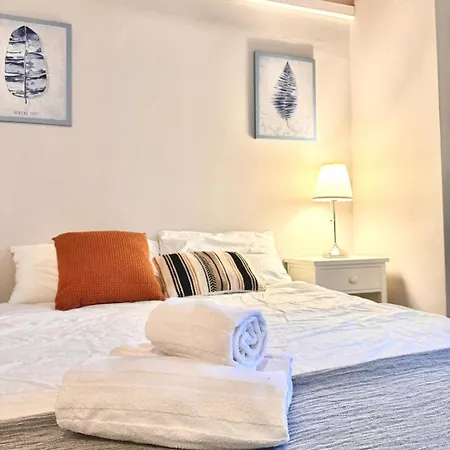 Modern Duplex Center 2d2b 아파트