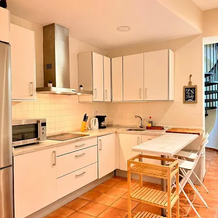 Modern Duplex Center 2d2b 아파트 *