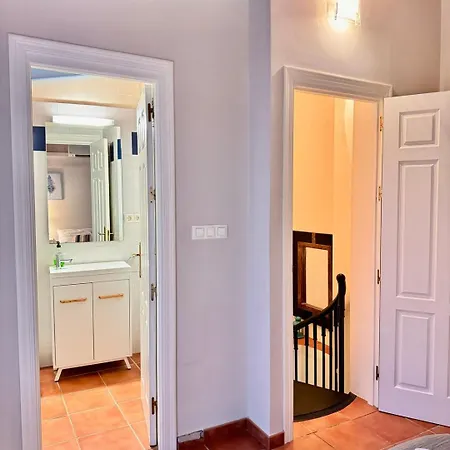 Modern Duplex Center 2d2b